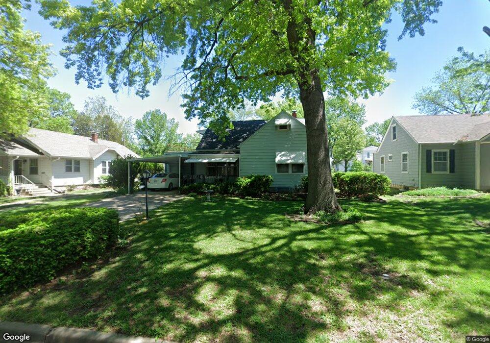 1124 SW Webster Ave, Topeka, KS 66604 - photo 1