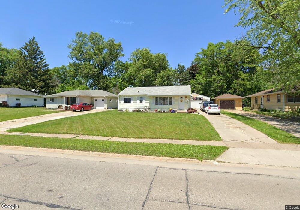 1515 W 4th St, Cedar Falls, IA 50613 - photo 1