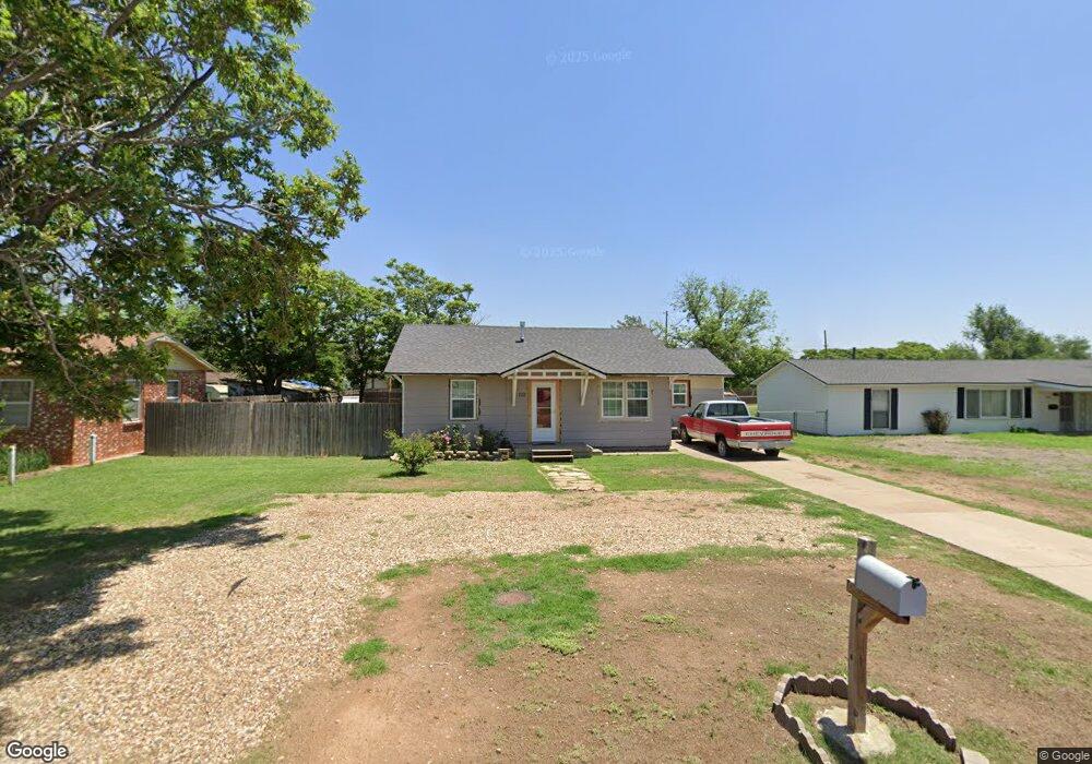 702 Amarillo St, Plainview, TX 79072 - photo 1