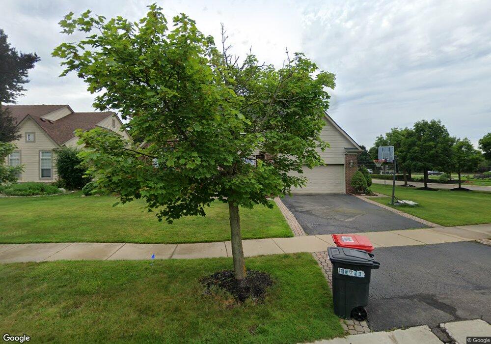 7633 Acorn Hill Ct unit 4, West Bloomfield, MI 48323 - photo 1