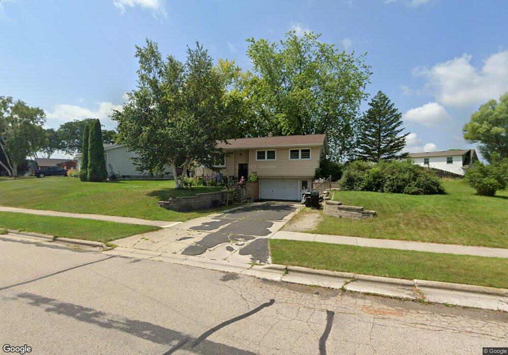 1041 Milan Dr, Kewaskum, WI 53040 - photo 1