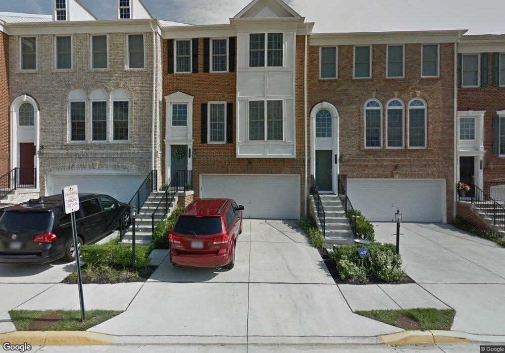 8193 Laurel Crossing Ln, Lorton, VA 22079 - photo 1