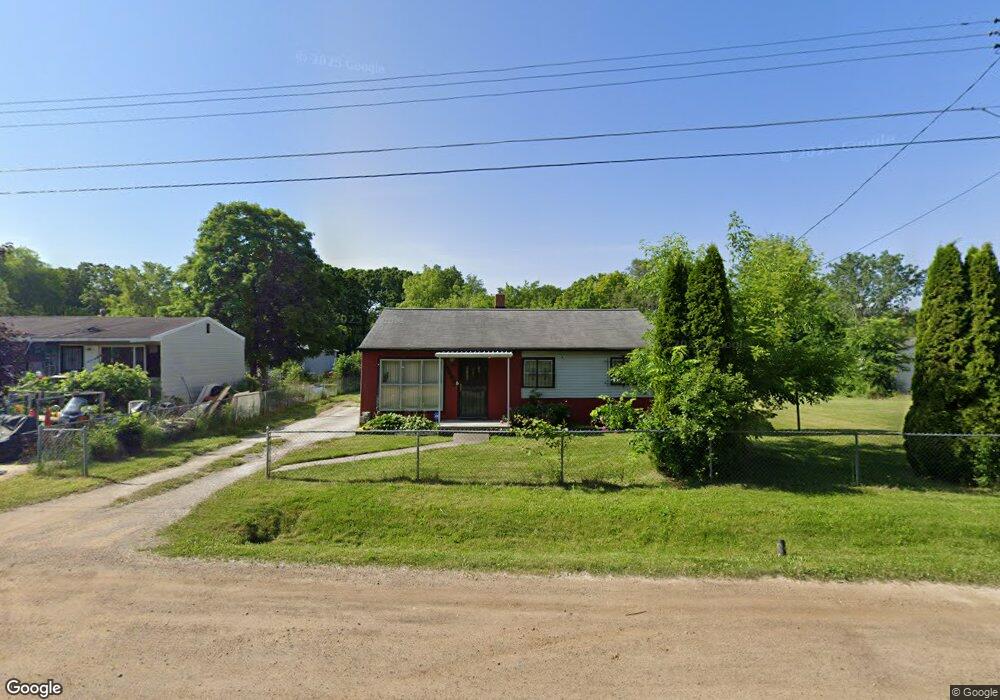 1299 W Yale Ave, Flint, MI 48505 - photo 1