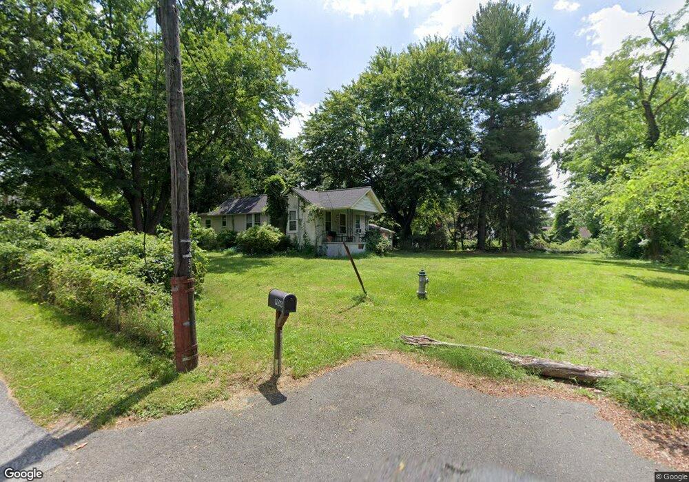 908 Old Walnut St, Capitol Heights, MD 20743 - photo 1