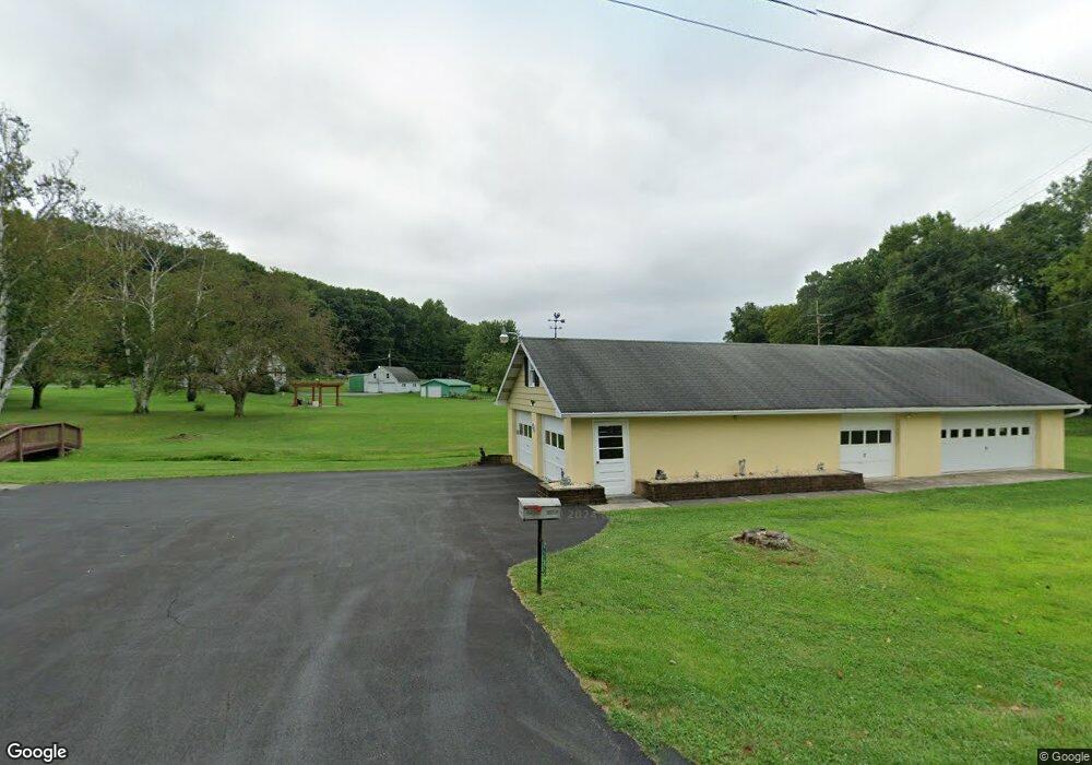 1614 Delabole Rd, Pen Argyl, PA 18072 - photo 1