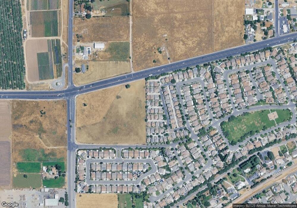 334 Carriage Ln, Oakdale, CA 95361 - photo 1