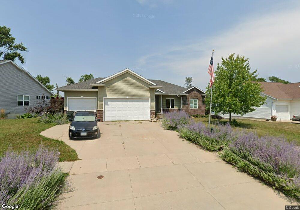 2118 Q Ave NW, Cedar Rapids, IA 52405 - photo 1