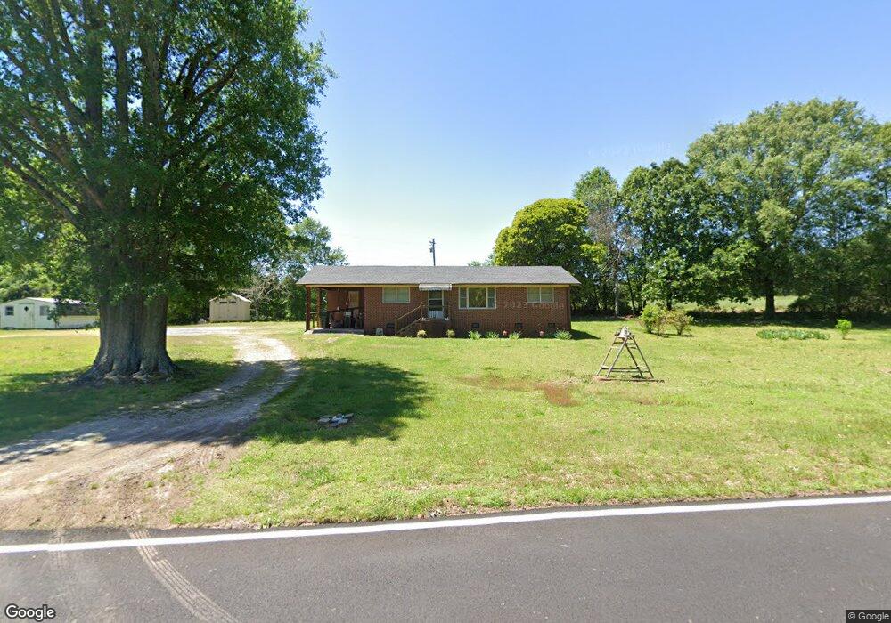 611 Plain View Rd, Carnesville, GA 30521 - photo 1