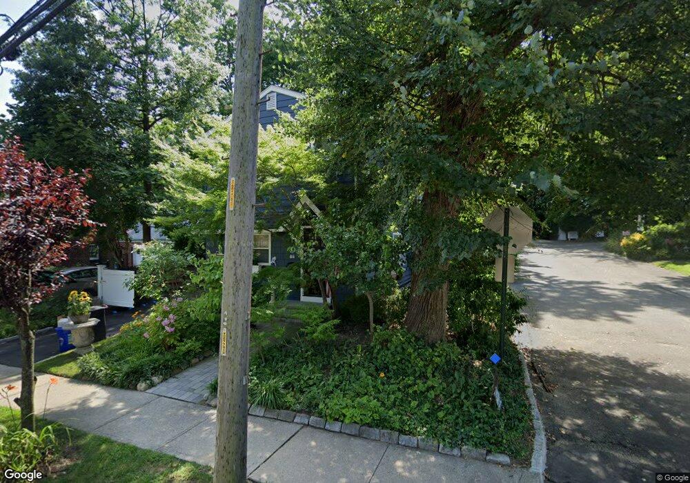 17 Oldwood Rd, Port Washington, NY 11050 - photo 1