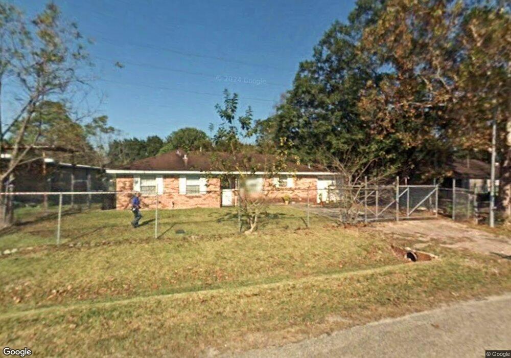 305 Twin Oaks St, Houston, TX 77076 - photo 1