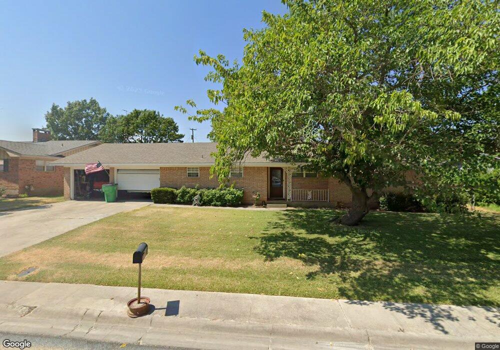 1908 College St, Gainesville, TX 76240 - photo 1