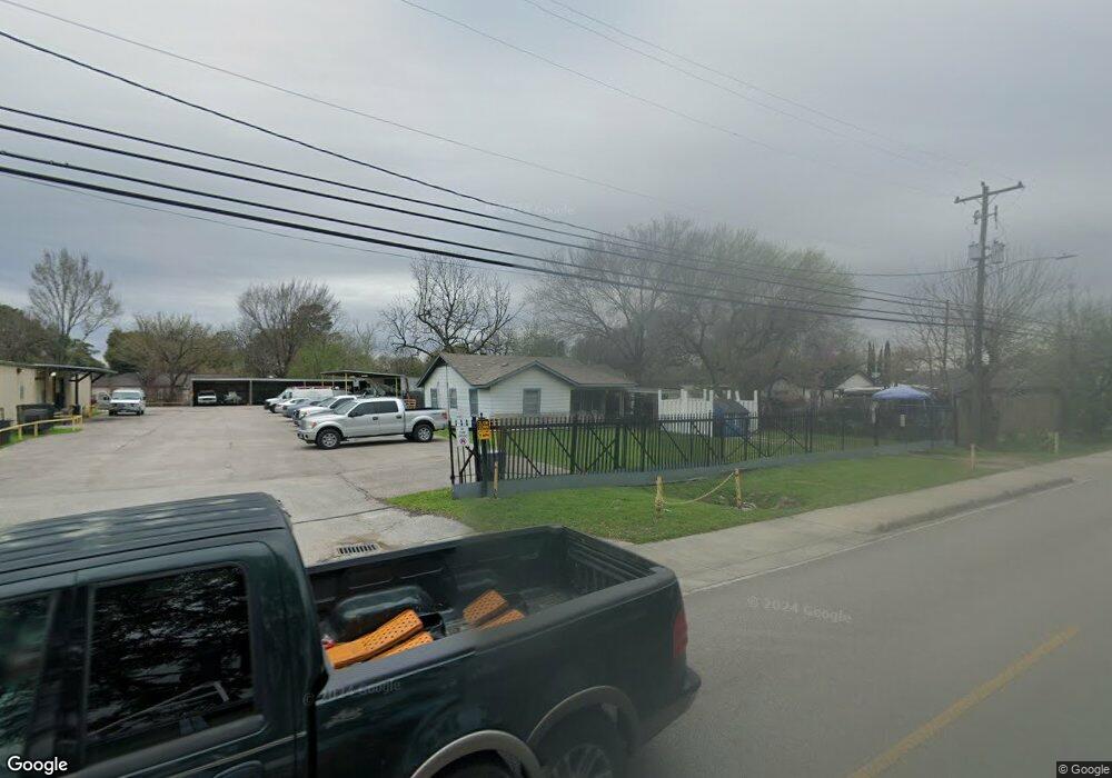 8911 Bauman Rd, Houston, TX 77022 - photo 1