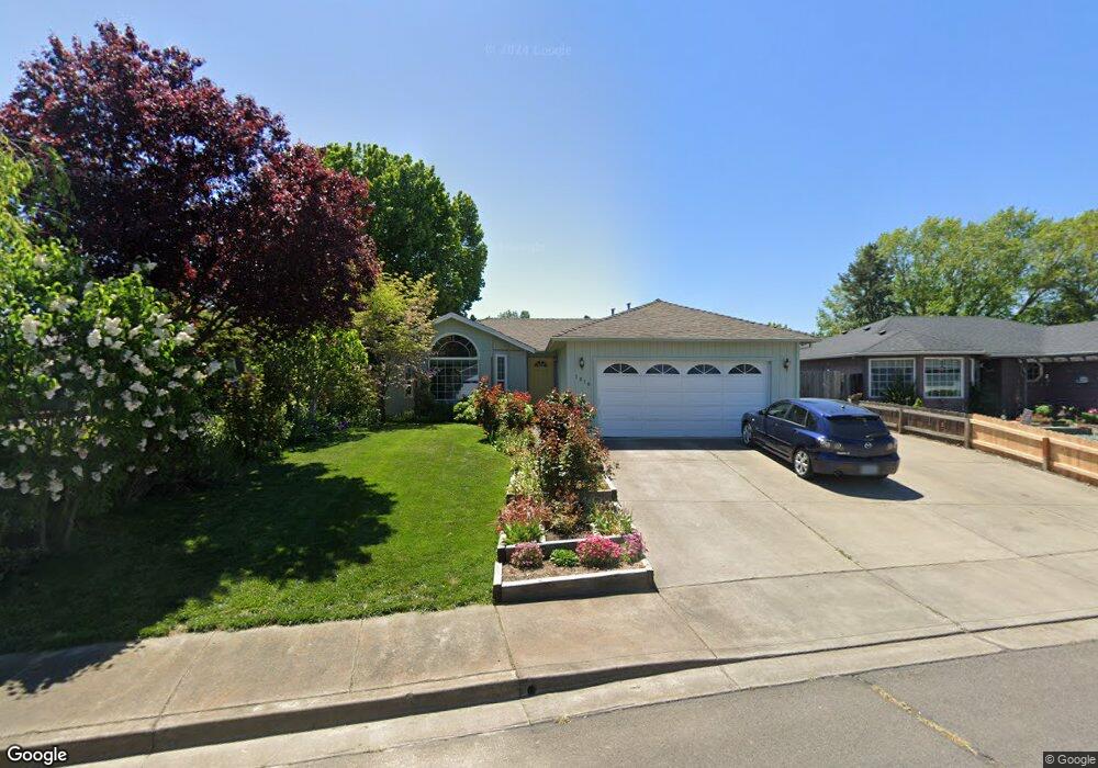 1010 Juanita Way, Central Point, OR 97502 - photo 1