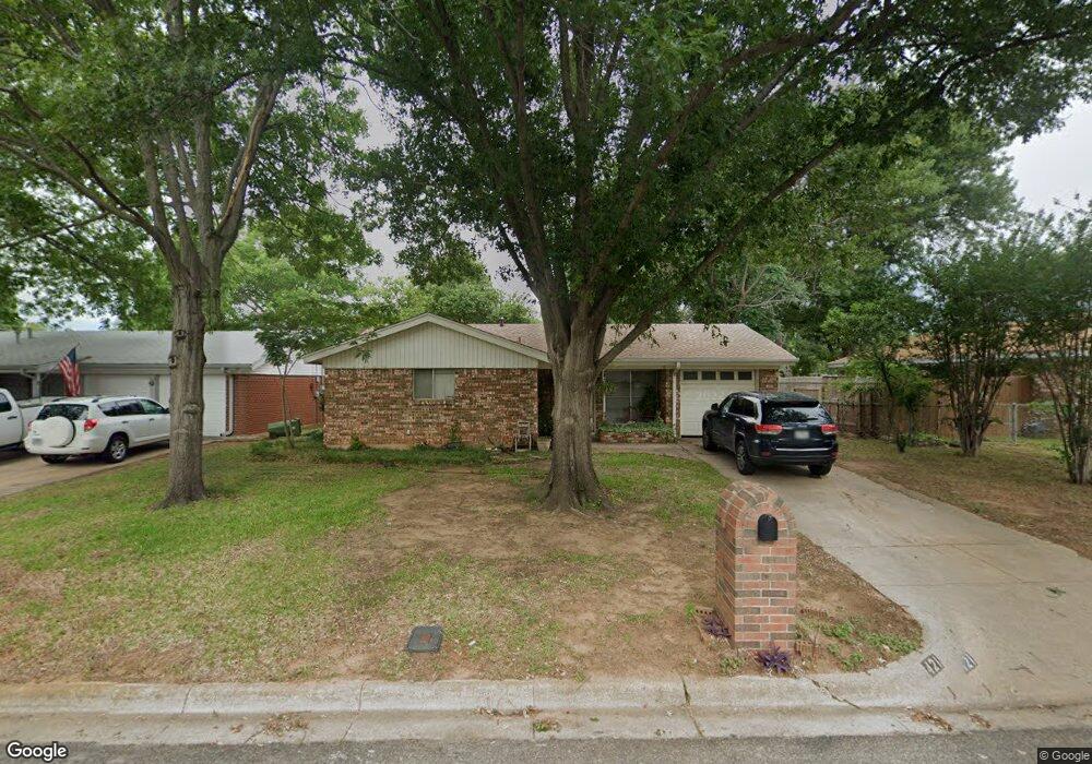 421 Simmons Dr, Hurst, TX 76053 - photo 1