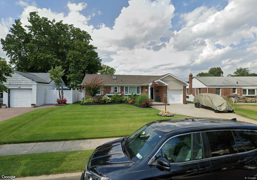 740 Magnolia Dr, Franklin Square, NY 11010 - photo 1