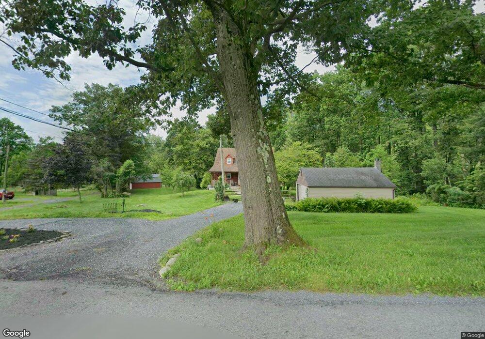 581 S Summit Rd, Bath, PA 18014 - photo 1