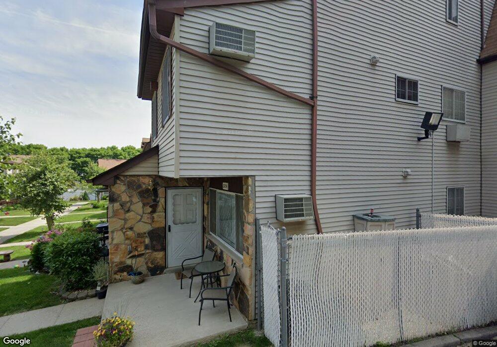 30A Croft Ct, Staten Island, NY 10306 - photo 1