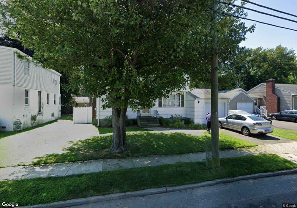 316 Sedgewick Ave, Stratford, CT 06615 - photo 1