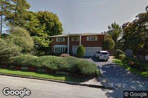 229 Juniper Cir N, Lawrence, NY 11559