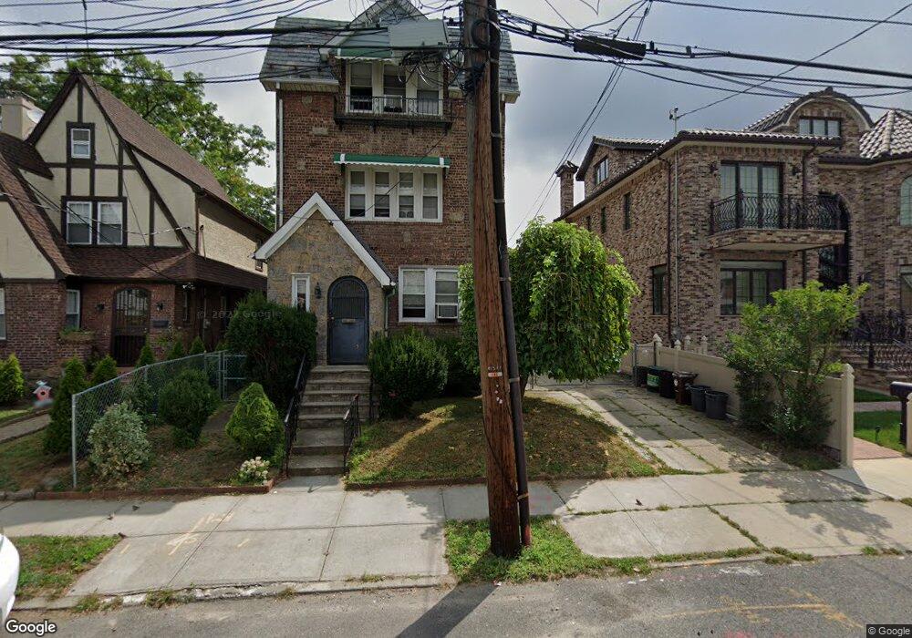 4715 160th St, Flushing, NY 11358 - photo 1