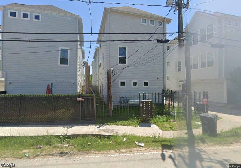 677 Link Rd, Houston, TX 77009 - photo 1