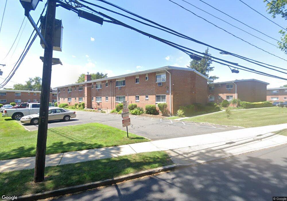 24 Wildwood Gardens unit H2, Port Washington, NY 11050 - photo 1