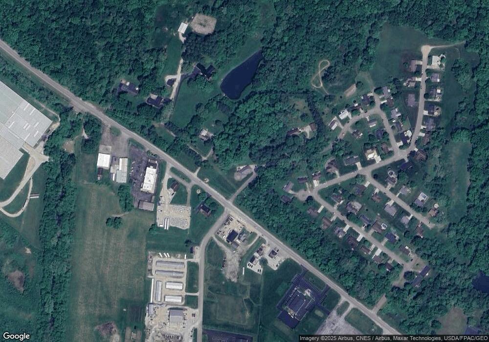 483 Gateway Dr, Logan, OH 43138 - photo 1