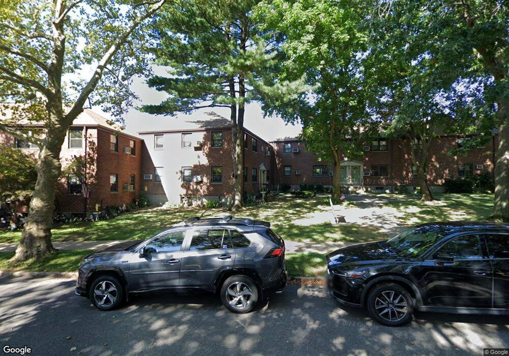 57-15 246th Crescent unit Lower, Little Neck, NY 11362 - photo 1