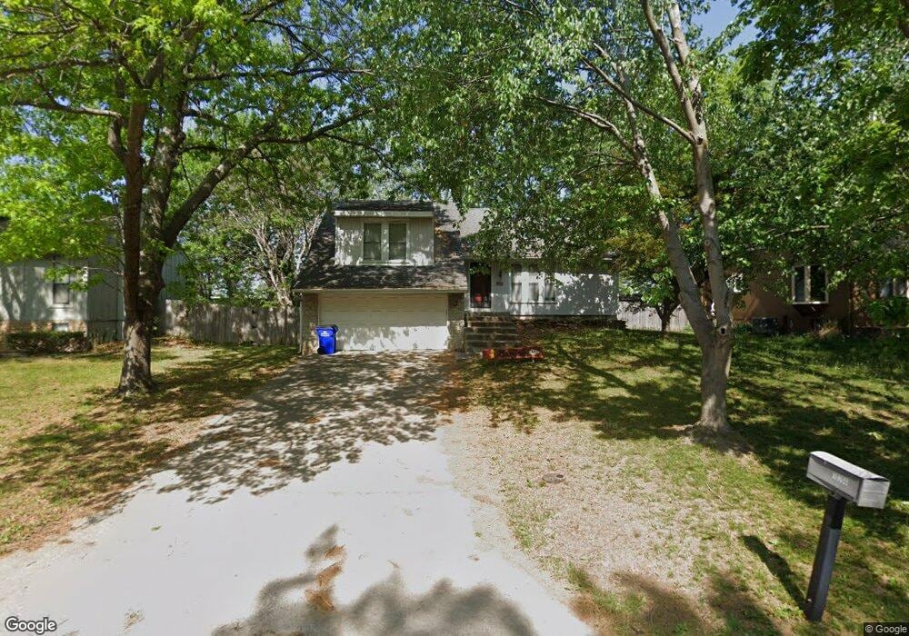 10206 Haskins St, Lenexa, KS 66215 - photo 1