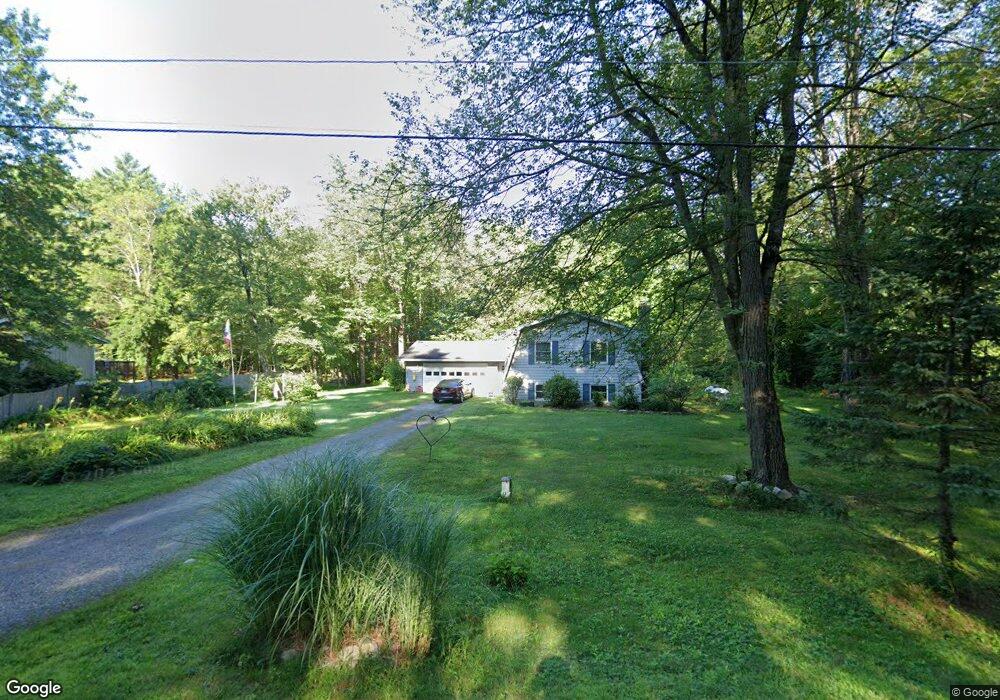 4 Holly Ln, MerriMacK, NH 03054 - photo 1