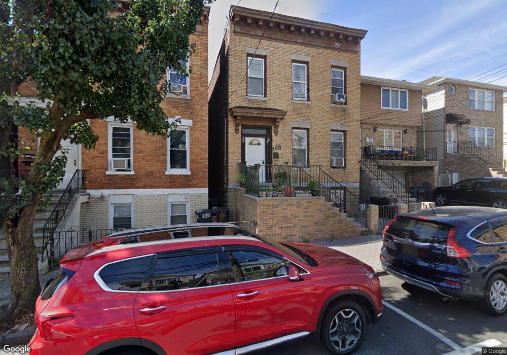 Sold $925,000 • Co-Listing Agent