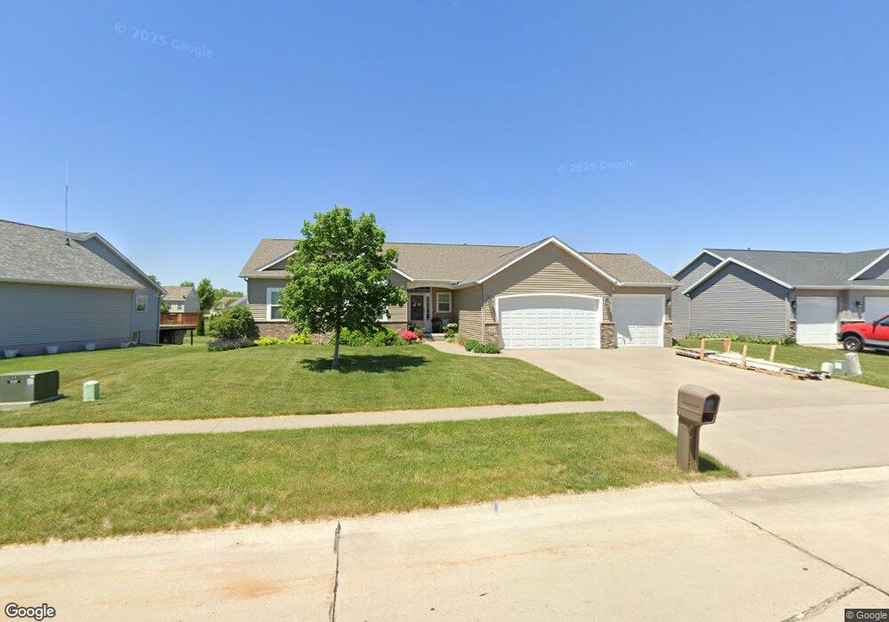 722 Limerock Dr NW, Cedar Rapids, IA 52405 - photo 1