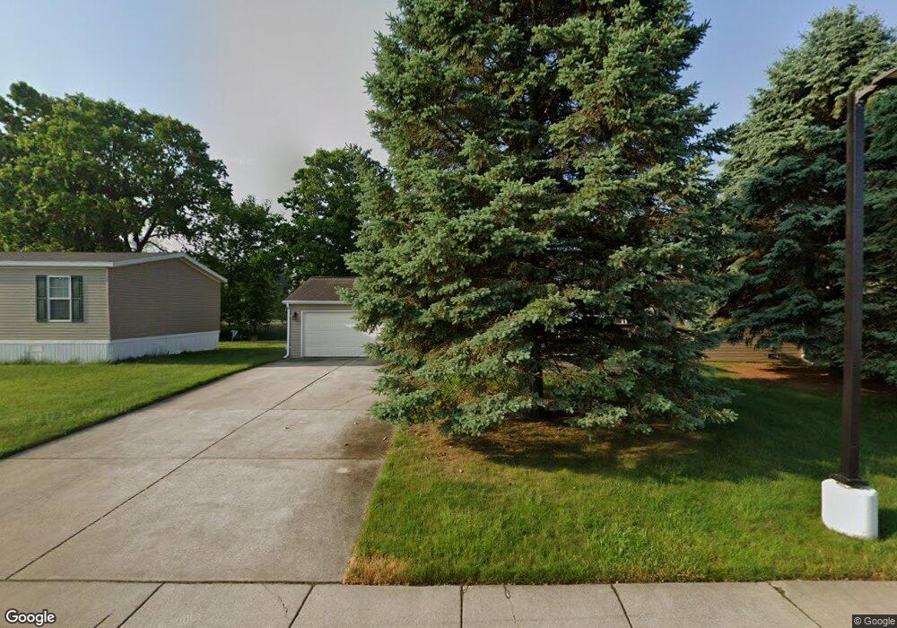 401 S Jack Pine Cir, Flint, MI 48506 - photo 1