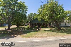702 Oak Main Ave, Comanche, OK 73529