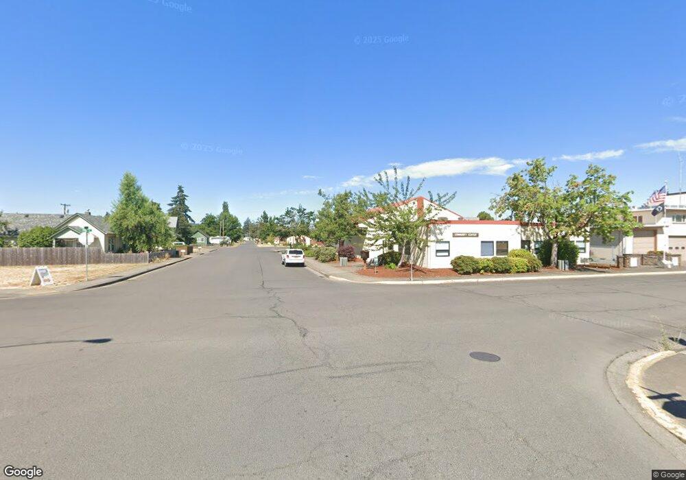 489 W D St, Creswell, OR 97426 - photo 1