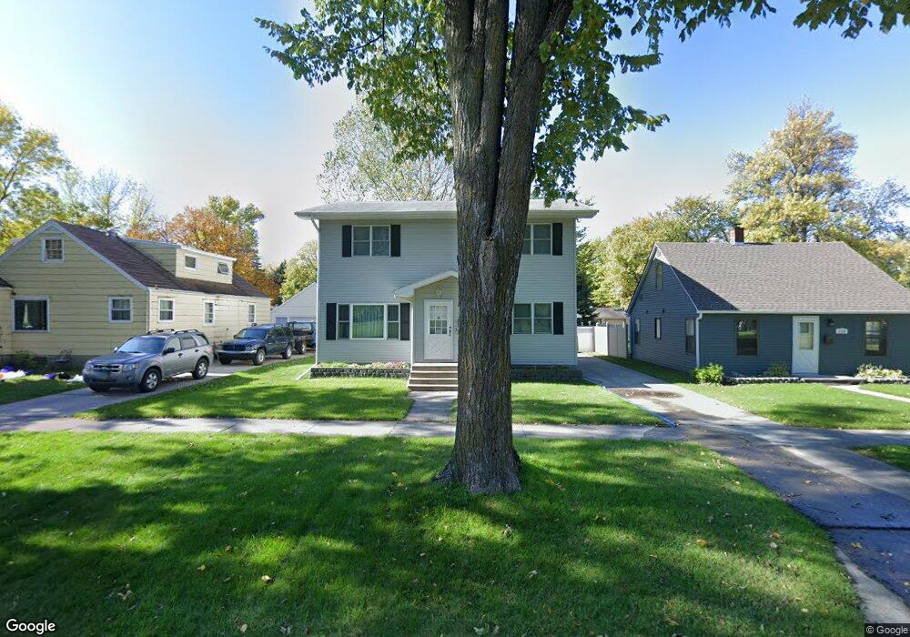 1114 S 11th St, Grand Forks, ND 58201 - photo 1