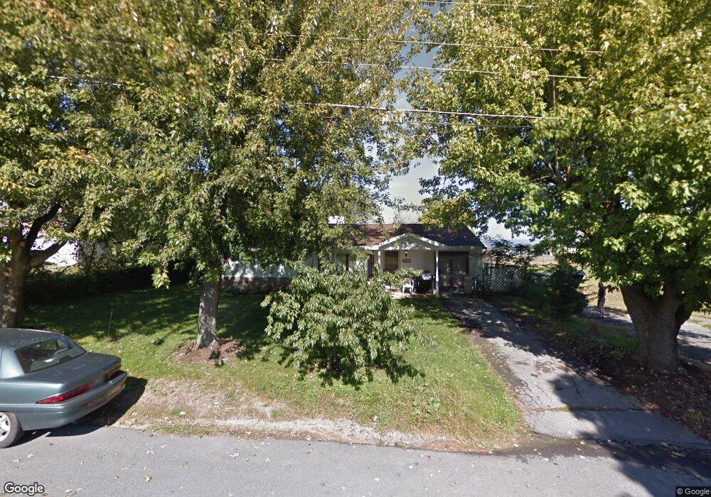 1811 Holly Ln, Chambersburg, PA 17202 - photo 1