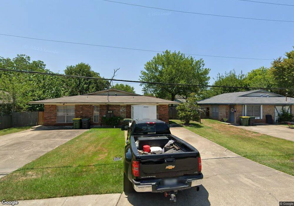 2112 N Austin Ave, Pearland, TX 77581 - photo 1