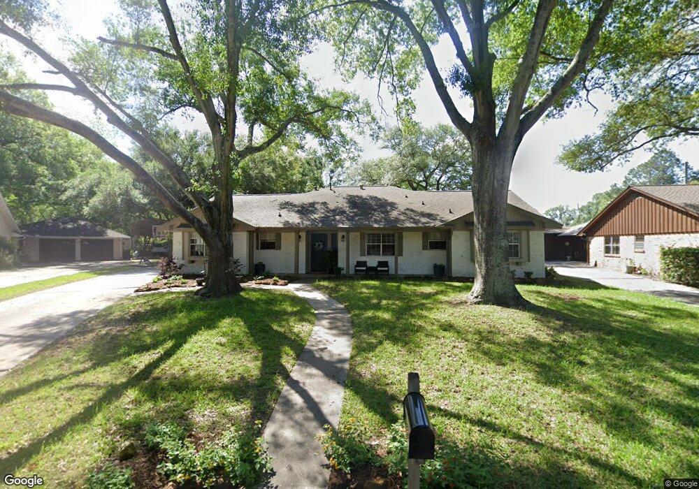 403 S Pecan Dr, Tomball, TX 77375 - photo 1