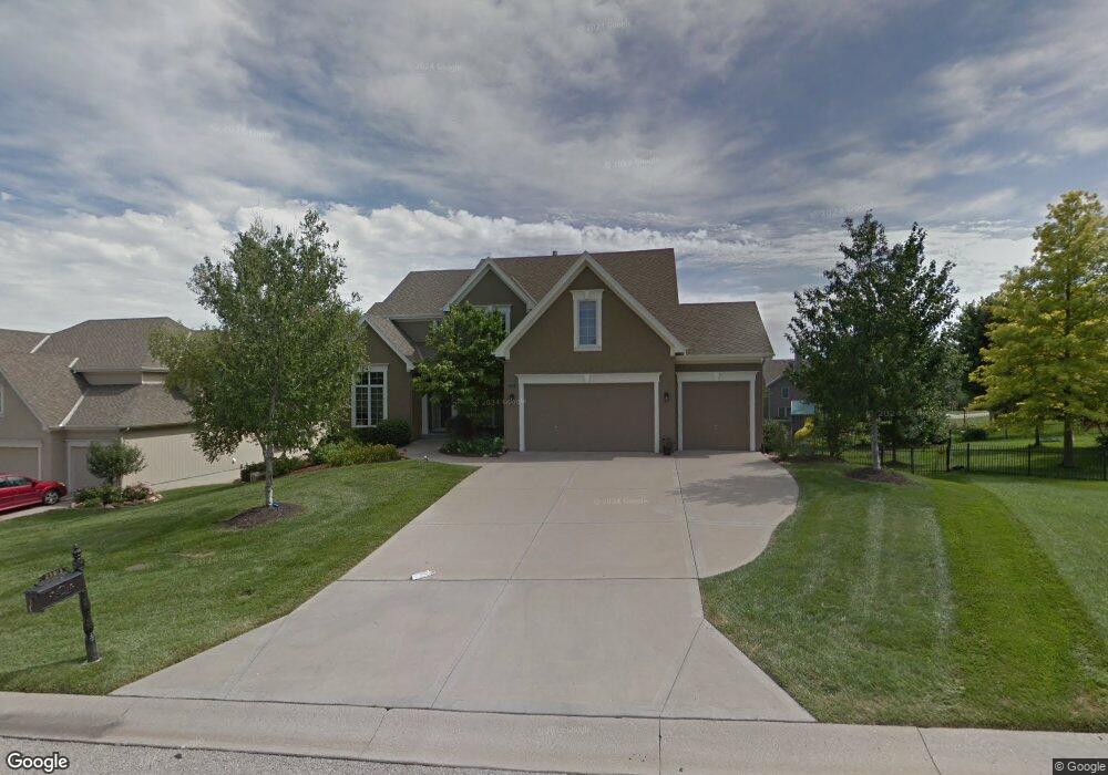 23913 W 70th St, Shawnee, KS 66226 - photo 1