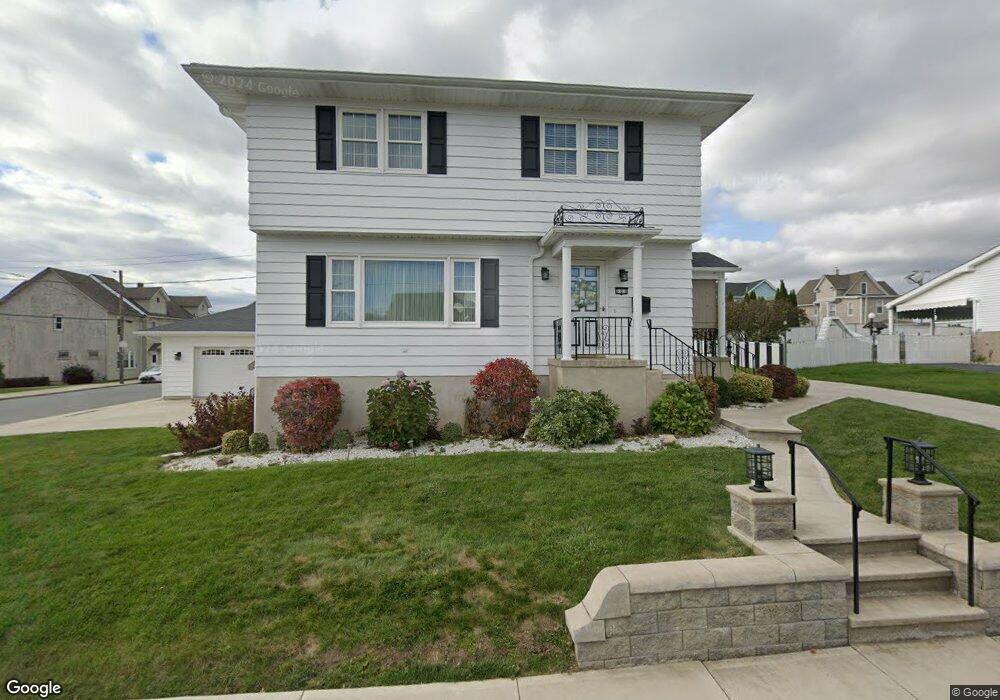 303 Jones St, Dunmore, PA 18512 - photo 1