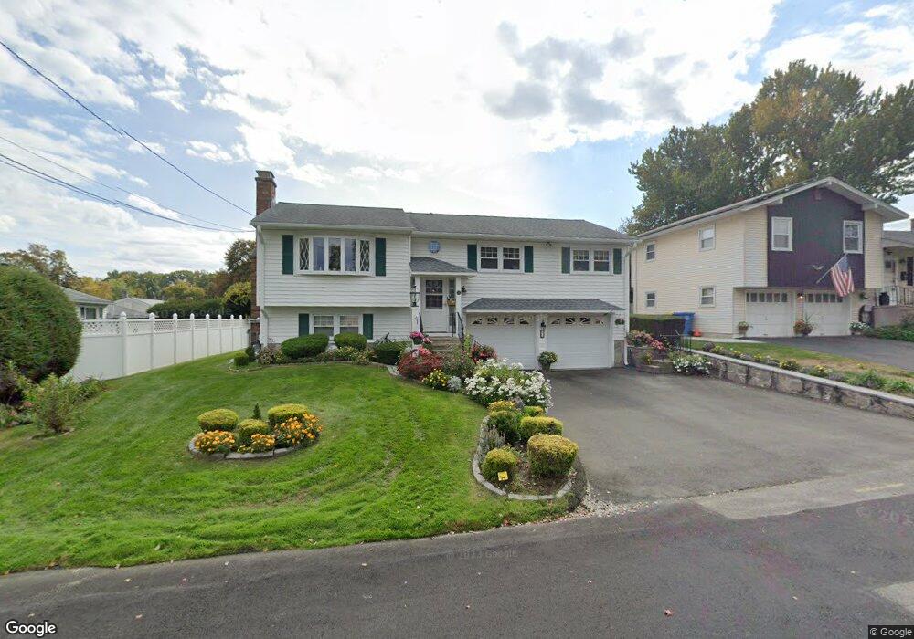 13 Partridge Dr, Waterbury, CT 06708 - photo 1