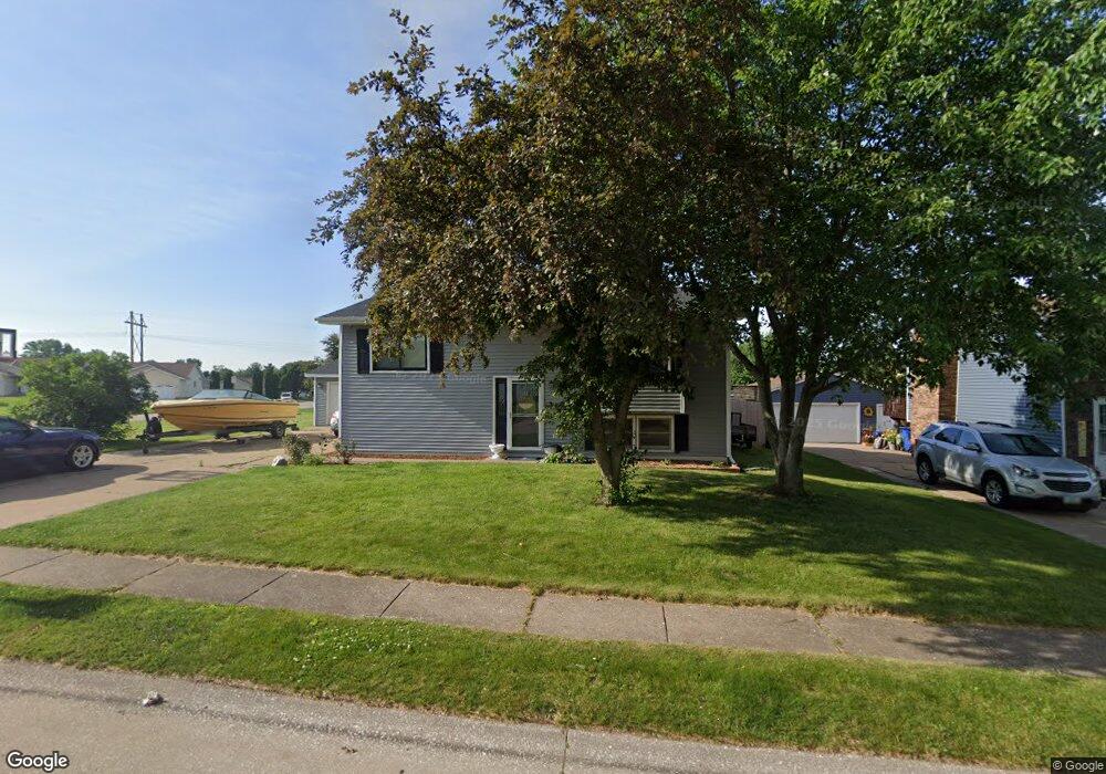 2805 W 65th St, Davenport, IA 52806 - photo 1