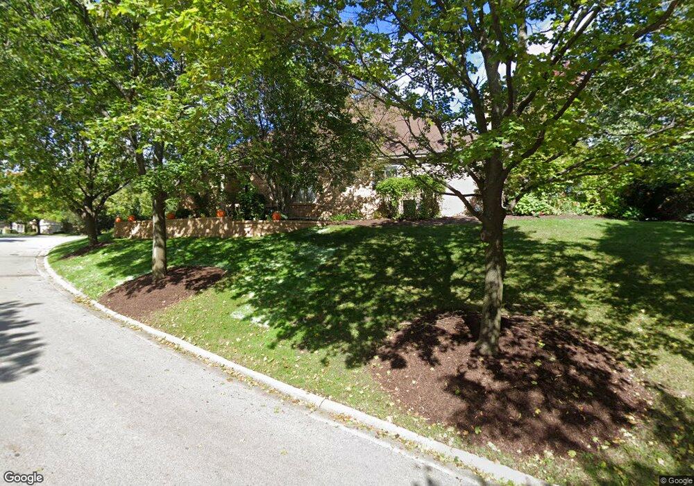 10 Pine Tree Ln, Burr Ridge, IL 60527 - photo 1