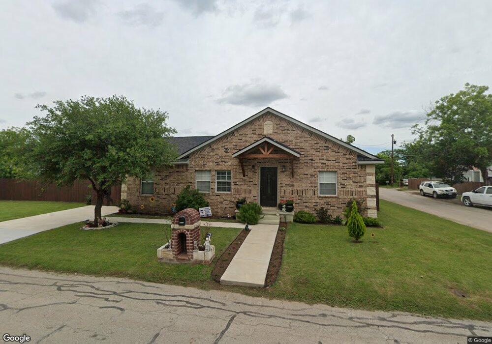 816 N Wilhite St, Cleburne, TX 76031 - photo 1