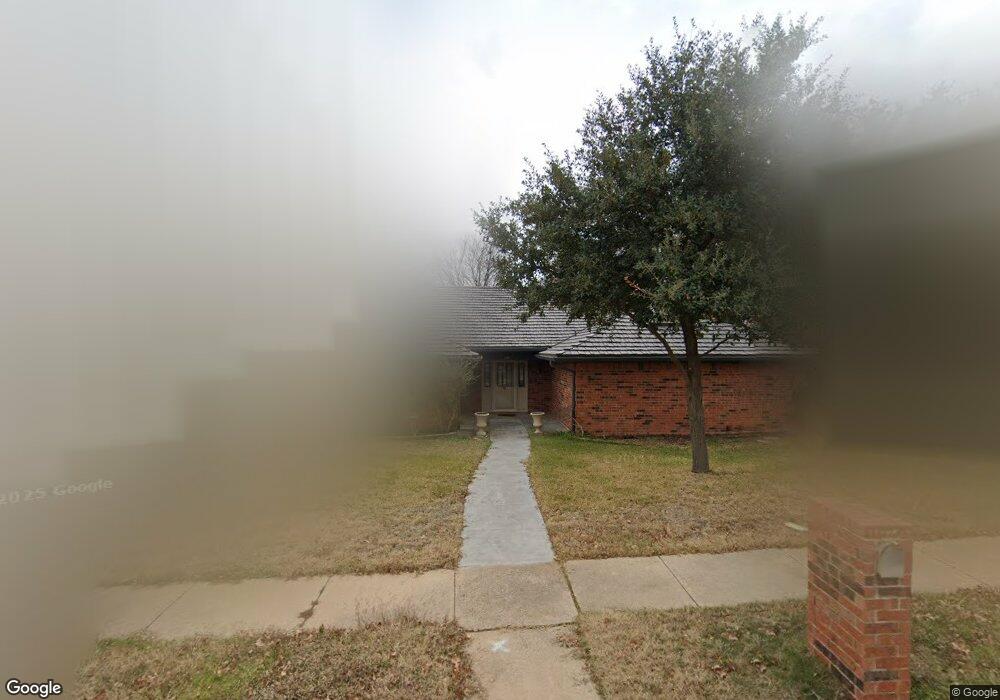 204 Norfolk Dr, Bedford, TX 76021 - photo 1