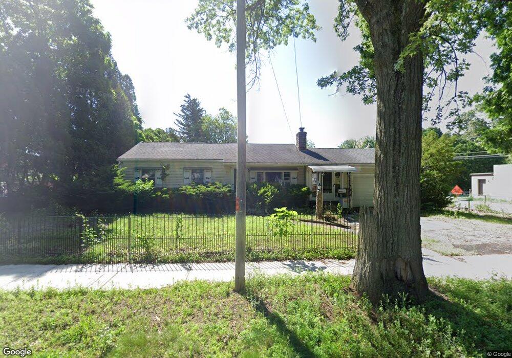 985 Berkshire Ave, Indian Orchard, MA 01151 - photo 1