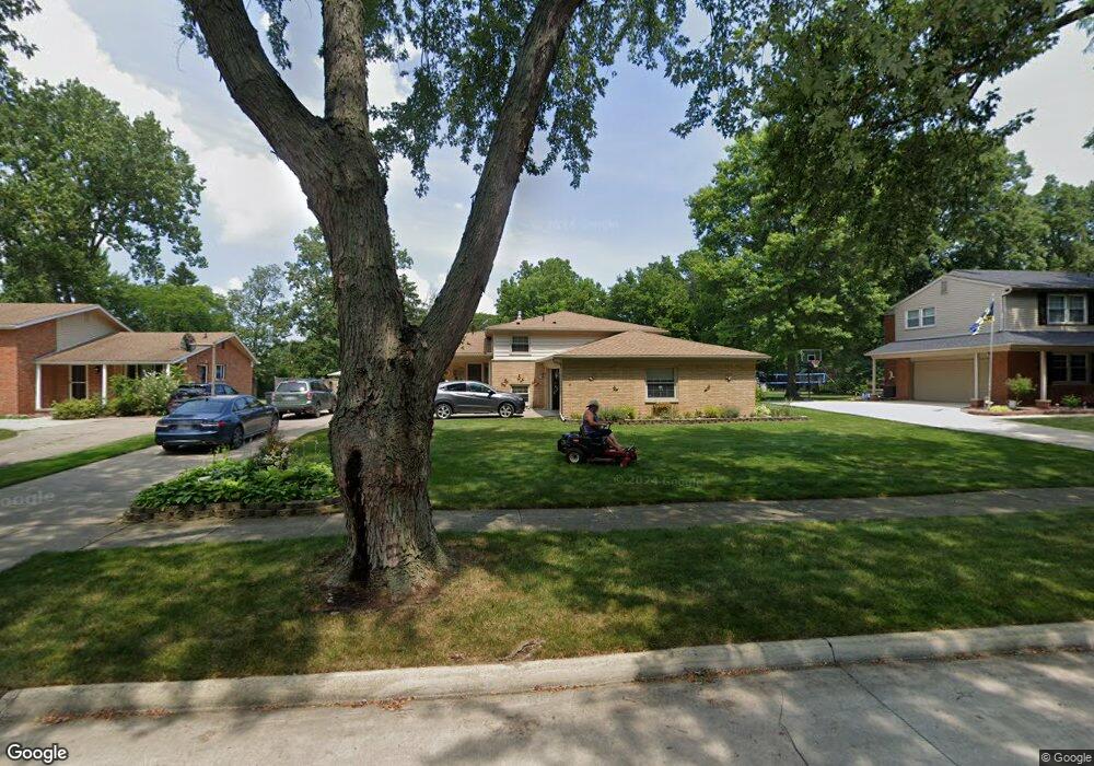 8508 Hampton Rd, Grosse Ile, MI 48138 - photo 1