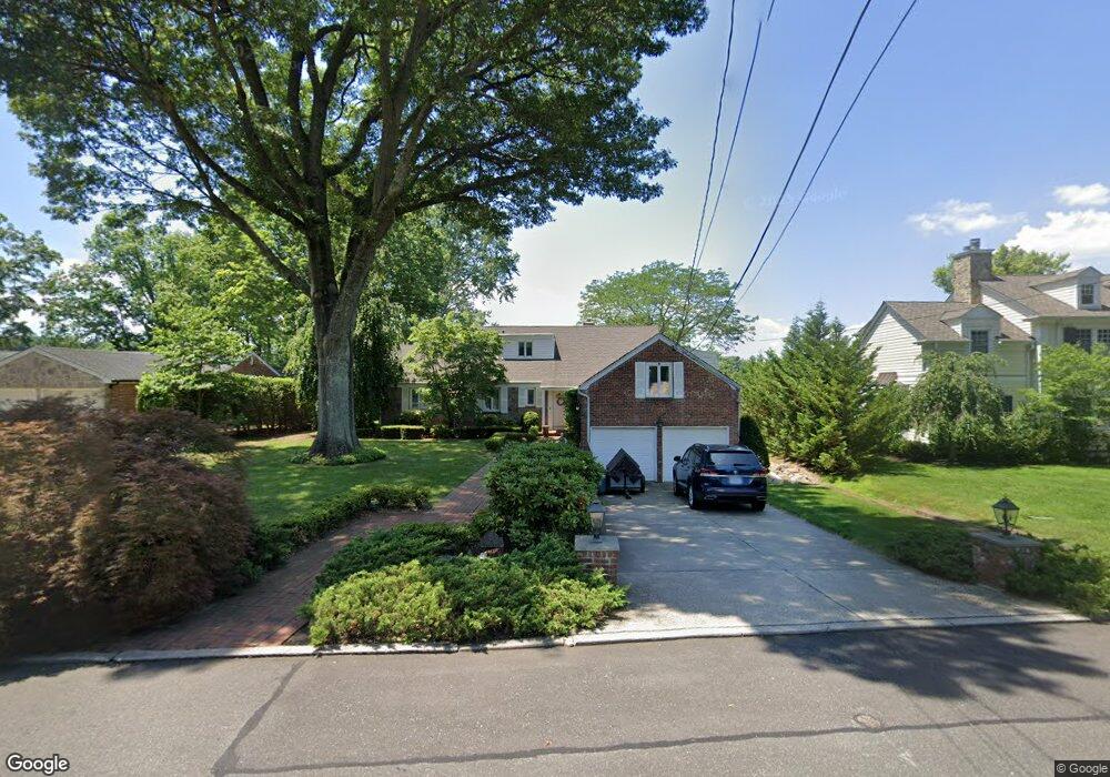 57 Shore Rd, Manhasset, NY 11030 - photo 1