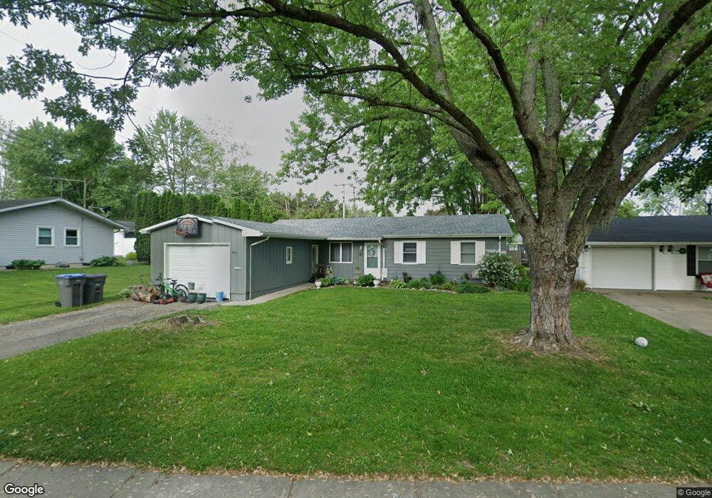 752 Locke Ct, Nappanee, IN 46550 - photo 1